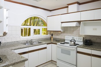 Apartotel & Suites Villas Del Rio