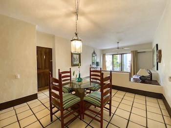 Puerto De Luna Pet Friendly & Family Suites Hotel