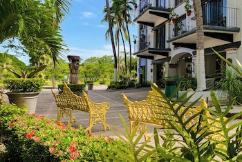 Puerto De Luna Pet Friendly & Family Suites Hotel