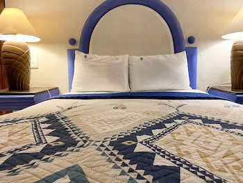 Puerto De Luna Pet Friendly & Family Suites Hotel
