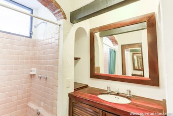 Puerto De Luna Pet Friendly & Family Suites Hotel