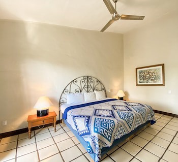 Puerto De Luna Pet Friendly & Family Suites Hotel