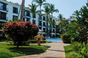 Puerto De Luna Pet Friendly & Family Suites Hotel