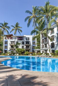 Puerto De Luna Pet Friendly & Family Suites Hotel