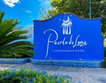 Puerto De Luna Pet Friendly & Family Suites Hotel