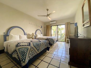 Puerto De Luna Pet Friendly & Family Suites Hotel