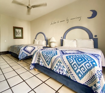 Puerto De Luna Pet Friendly & Family Suites Hotel