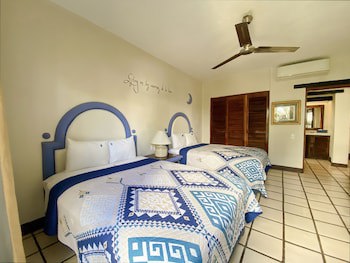 Puerto De Luna Pet Friendly & Family Suites Hotel