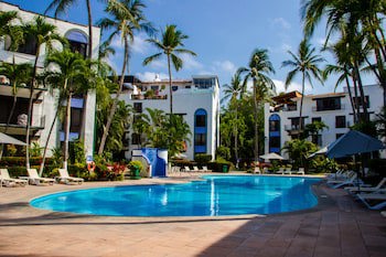 Puerto De Luna Pet Friendly & Family Suites Hotel