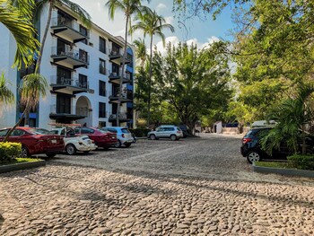 Puerto De Luna Pet Friendly & Family Suites Hotel