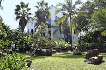 Puerto De Luna Pet Friendly & Family Suites Hotel