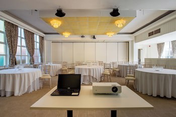 Alma Lodge Hotel & Events Venue