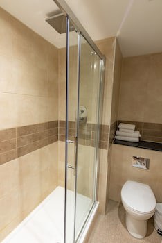 The Hog's Back Hotel & Spa Farnham