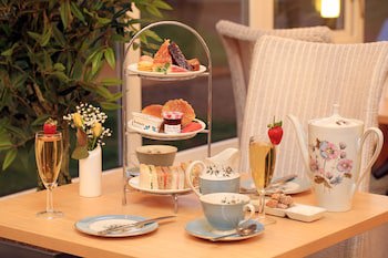 The Hog's Back Hotel & Spa Farnham