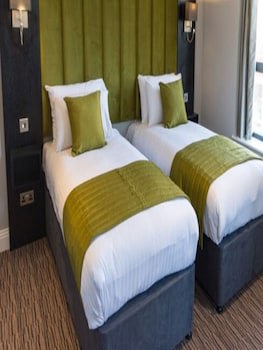 The Hog's Back Hotel & Spa Farnham