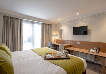 The Hog's Back Hotel & Spa Farnham