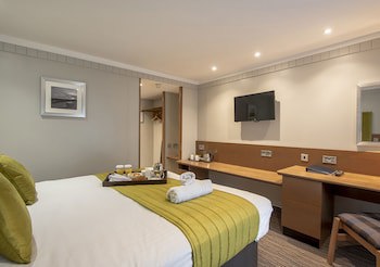The Hog's Back Hotel & Spa Farnham
