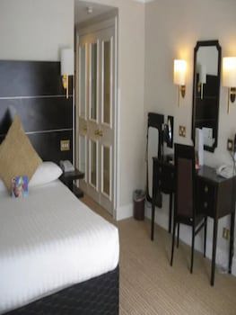 The Hog's Back Hotel & Spa Farnham