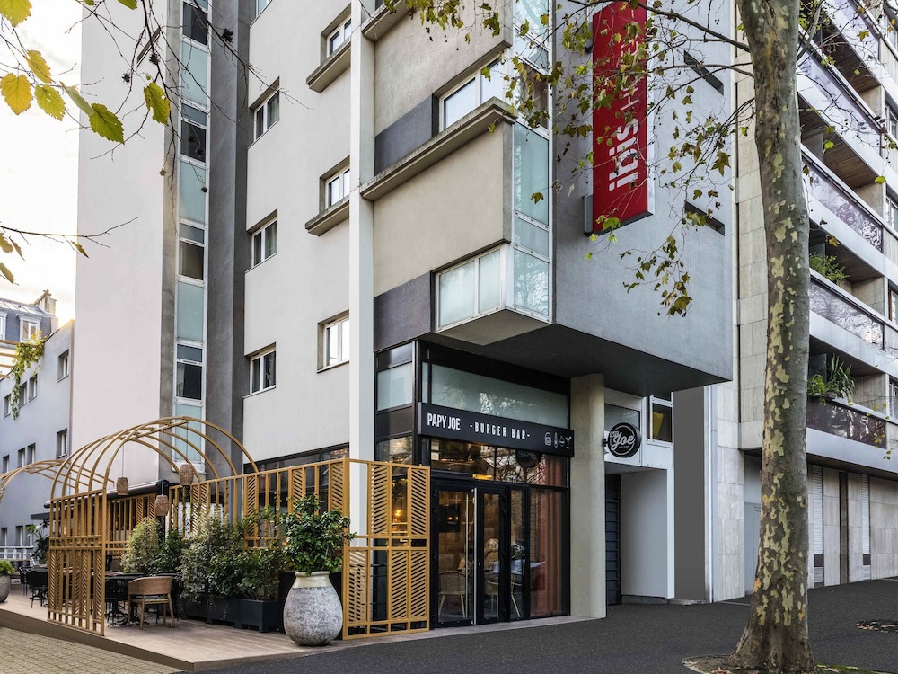 ibis Paris Place d