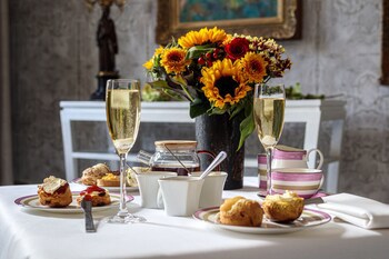 Alexander House And Utopia Spa