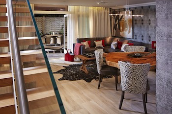 Alexander House And Utopia Spa
