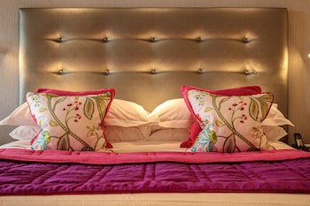 Alexander House And Utopia Spa