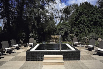 Alexander House And Utopia Spa