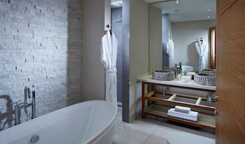 Alexander House And Utopia Spa