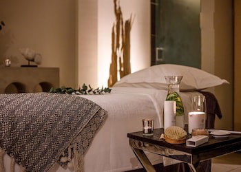 Alexander House And Utopia Spa
