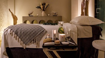 Alexander House And Utopia Spa