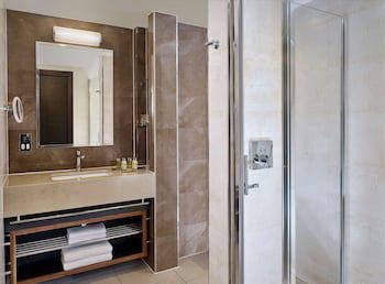 Doubletree By Hilton London West End