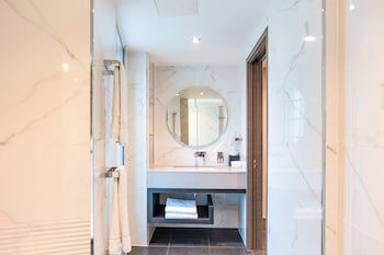 Doubletree By Hilton London West End