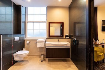 Doubletree By Hilton London West End