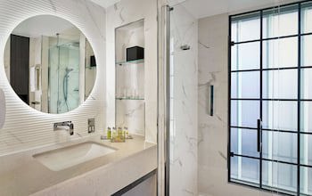 Doubletree By Hilton London West End