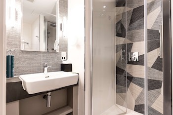 Doubletree By Hilton London West End
