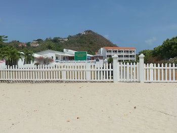 Allamanda Beach Hotel