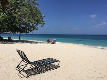 Allamanda Beach Hotel