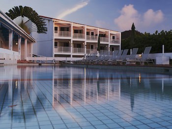 Allamanda Beach Hotel