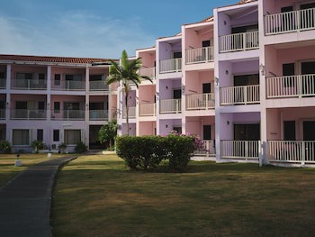 Allamanda Beach Hotel