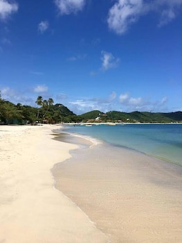Allamanda Beach Hotel
