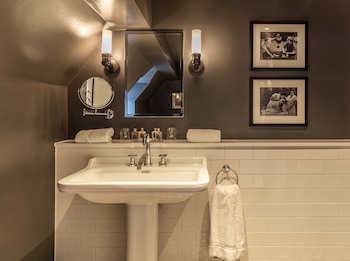 The Lygon Arms - An Iconic Luxury Hotel