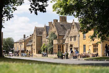 The Lygon Arms - An Iconic Luxury Hotel
