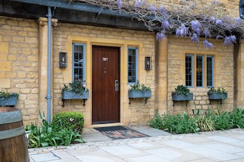 The Lygon Arms - An Iconic Luxury Hotel
