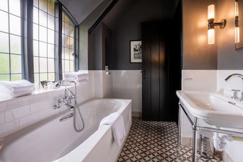 The Lygon Arms - An Iconic Luxury Hotel