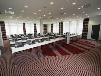 Holiday Inn Frankfurt Airport - Neu-Isenburg by IHG galeri fotoğrafı