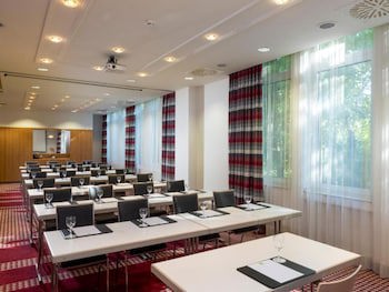 Holiday Inn Frankfurt Airport - Neu-Isenburg by IHG galeri fotoğrafı