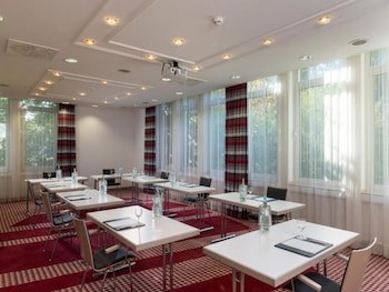 Holiday Inn Frankfurt Airport - Neu-Isenburg by IHG galeri fotoğrafı