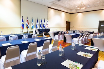 Holiday Inn San Salvador, An Ihg Hotel