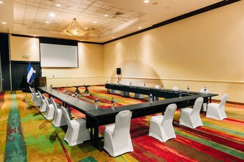 Holiday Inn San Salvador, An Ihg Hotel