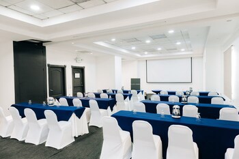 Holiday Inn San Salvador, An Ihg Hotel